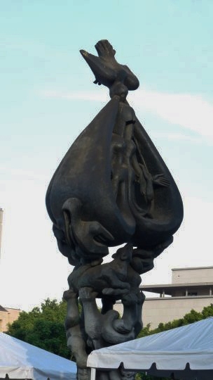 09-118 - Statue pres de l'operade  Los Angeles
